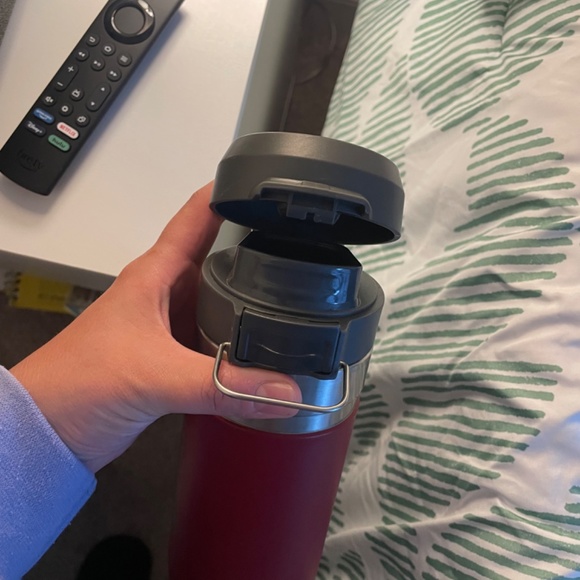 16 is Stanley thermos snap lid - Picture 5 of 5